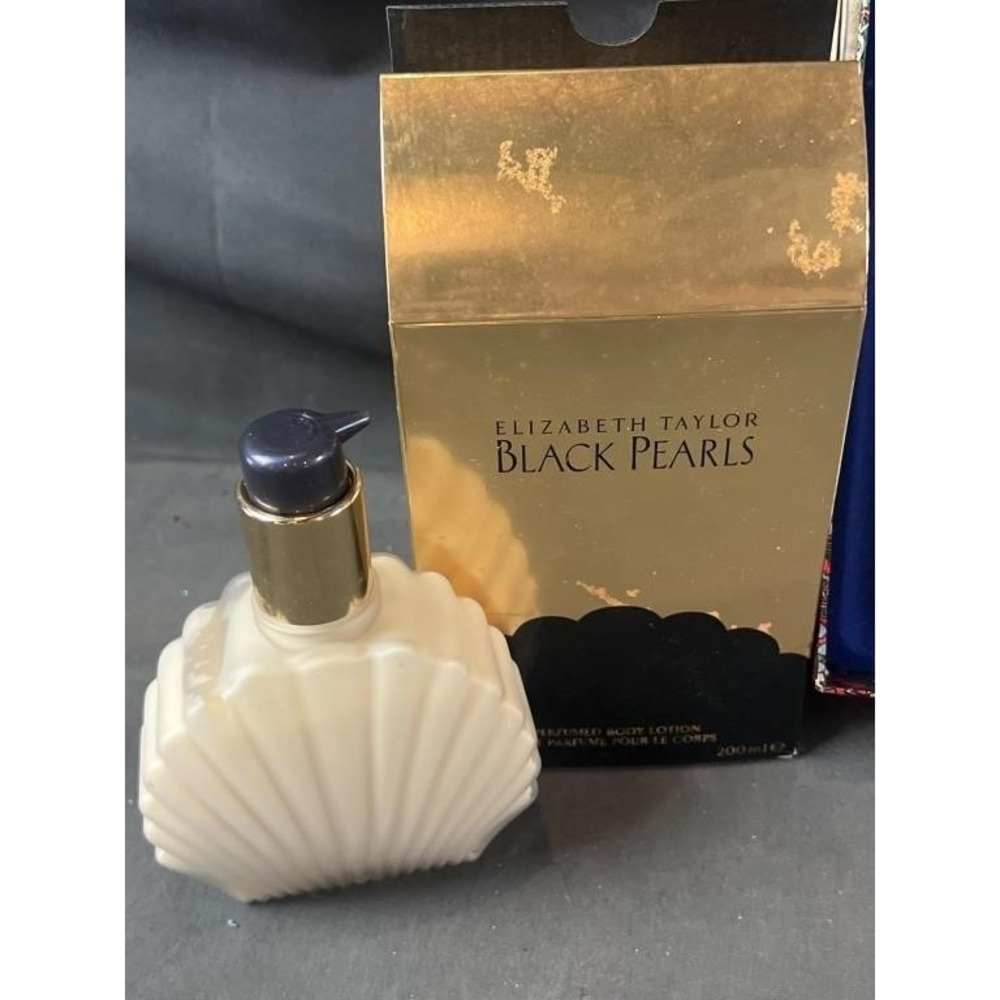 Elizabeth Taylor Black Pearls Perfumed Body Lotion 200ml Seashell Bottle Box